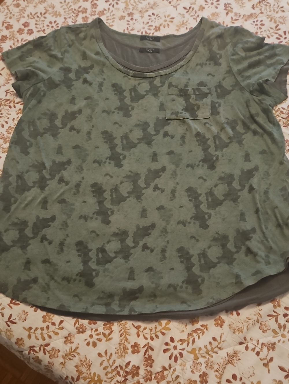 Women’s Short Sleeve Scoop Neck Top in Olive Green & Green Top. Set Of 2